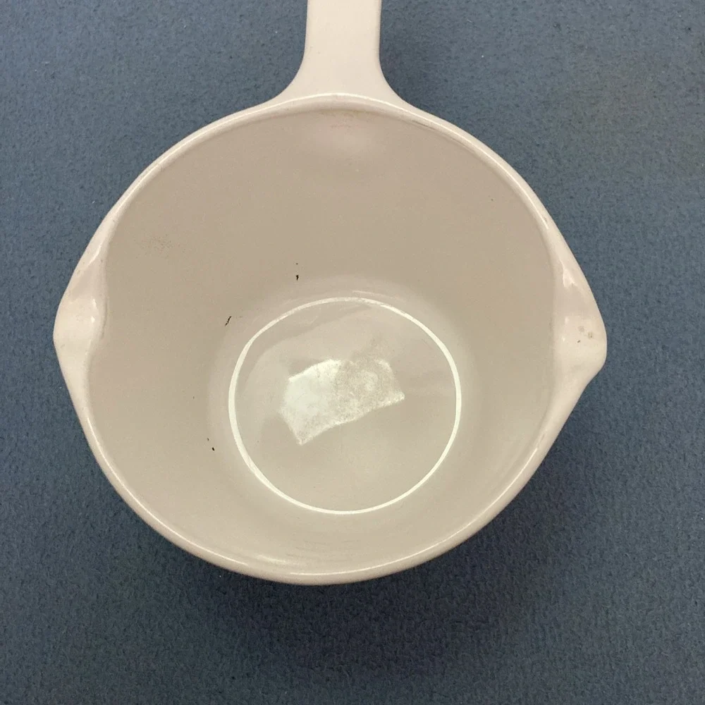 Corning Ware White Dual Spout 1 Quart Suce Pan (M-68-B) w/Interior Measure Marks